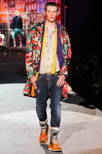 Look 11